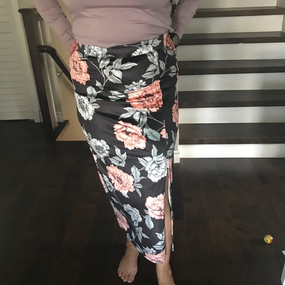 Skirt - Picture 5 of 5